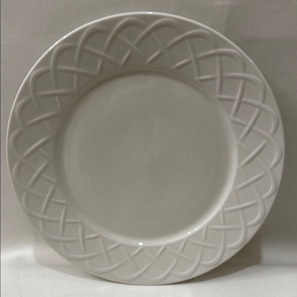 Picnic Oneida White Geometric Dinnerware Serving Platter Plate 12 1/4 In Round